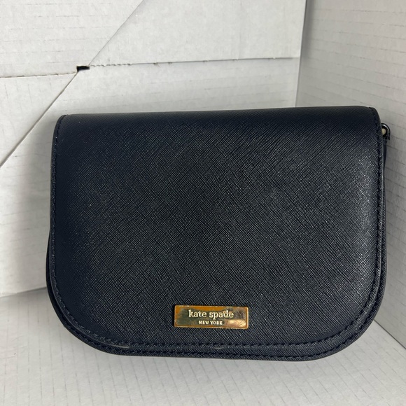 Kate Spade Elegant Black Crossbody Bag - Picture 2 of 10